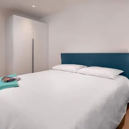 아파트 Gorgeous For 8 Guests *